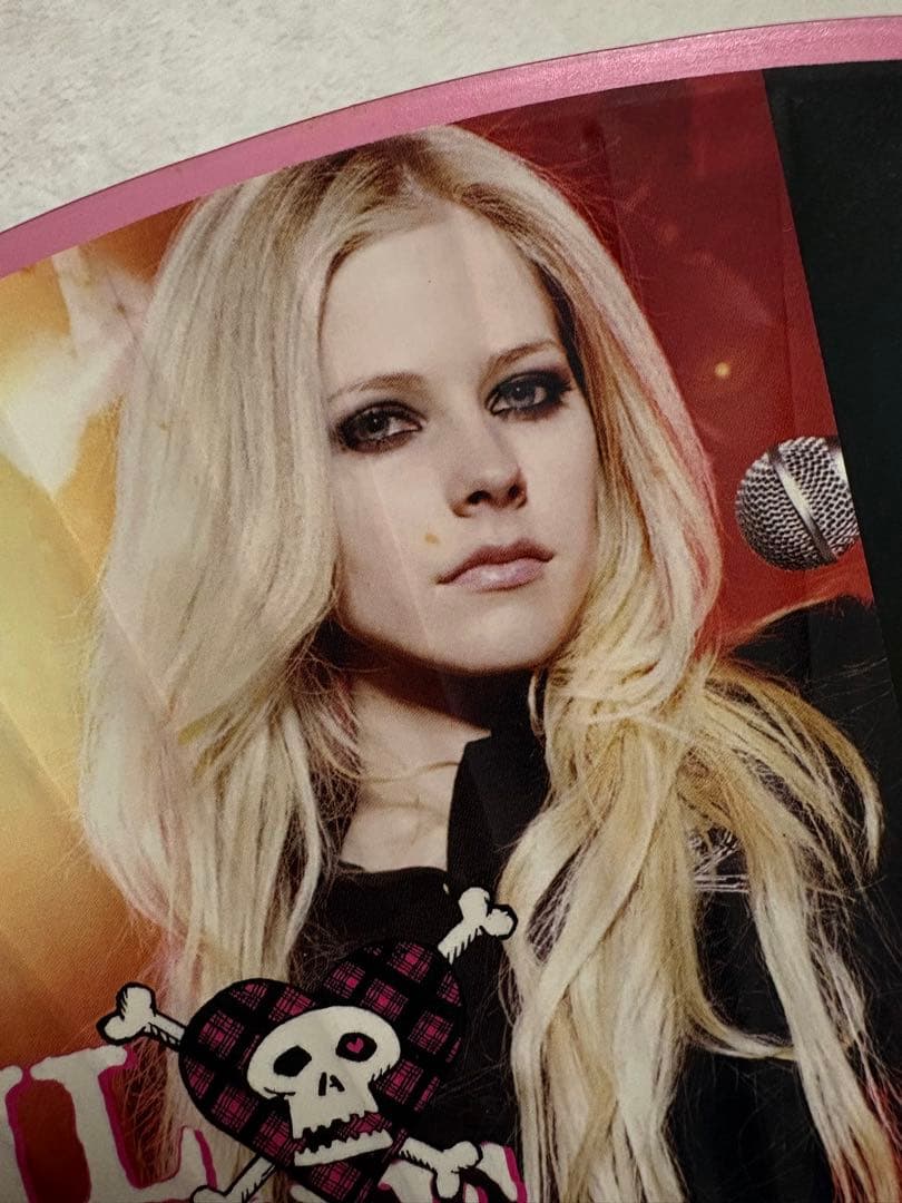 R様お取り置き商品】アヴリル・ラヴィーン うちわ - メルカリ