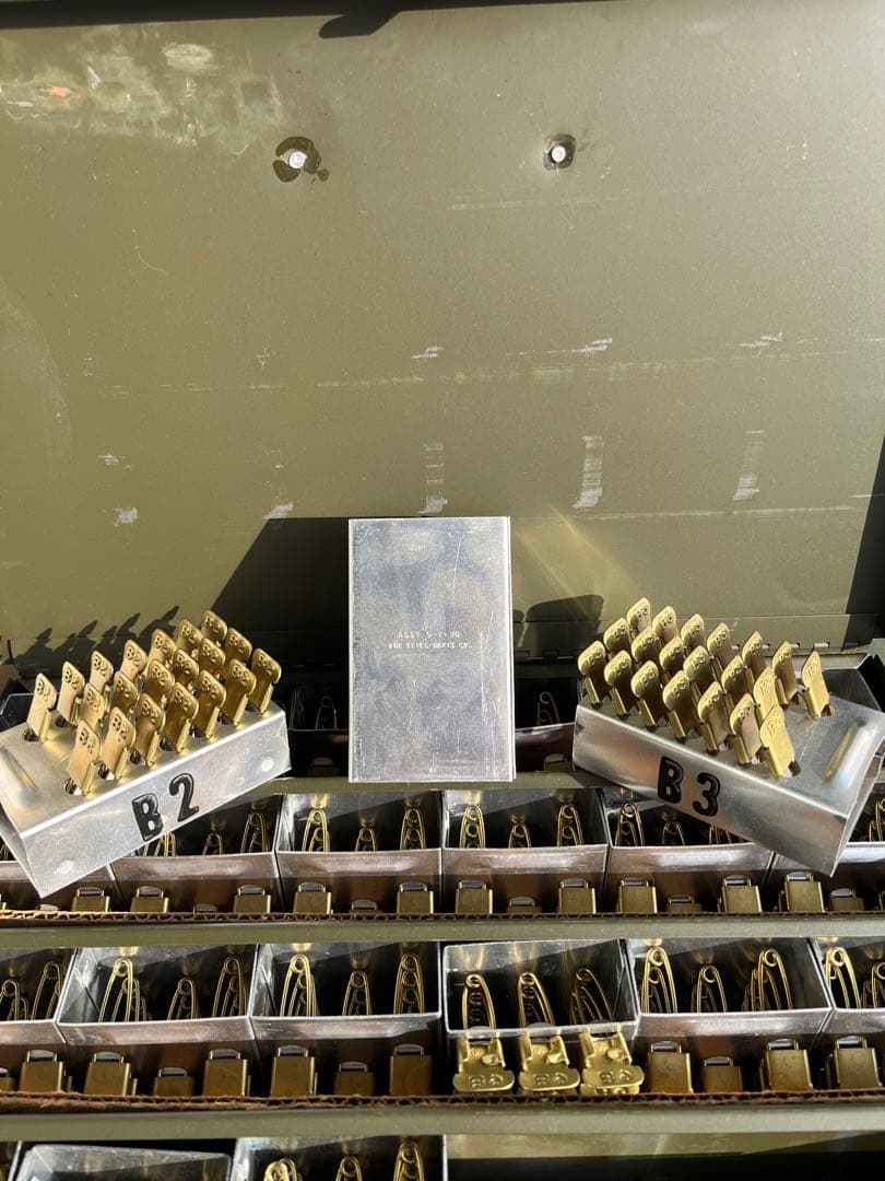 米軍放出品デッド 90's激レア真鍮製 ランドリーピン フールセット