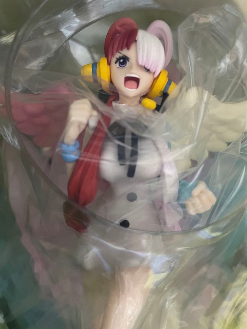ワンピースフィギュア　RED ウタ