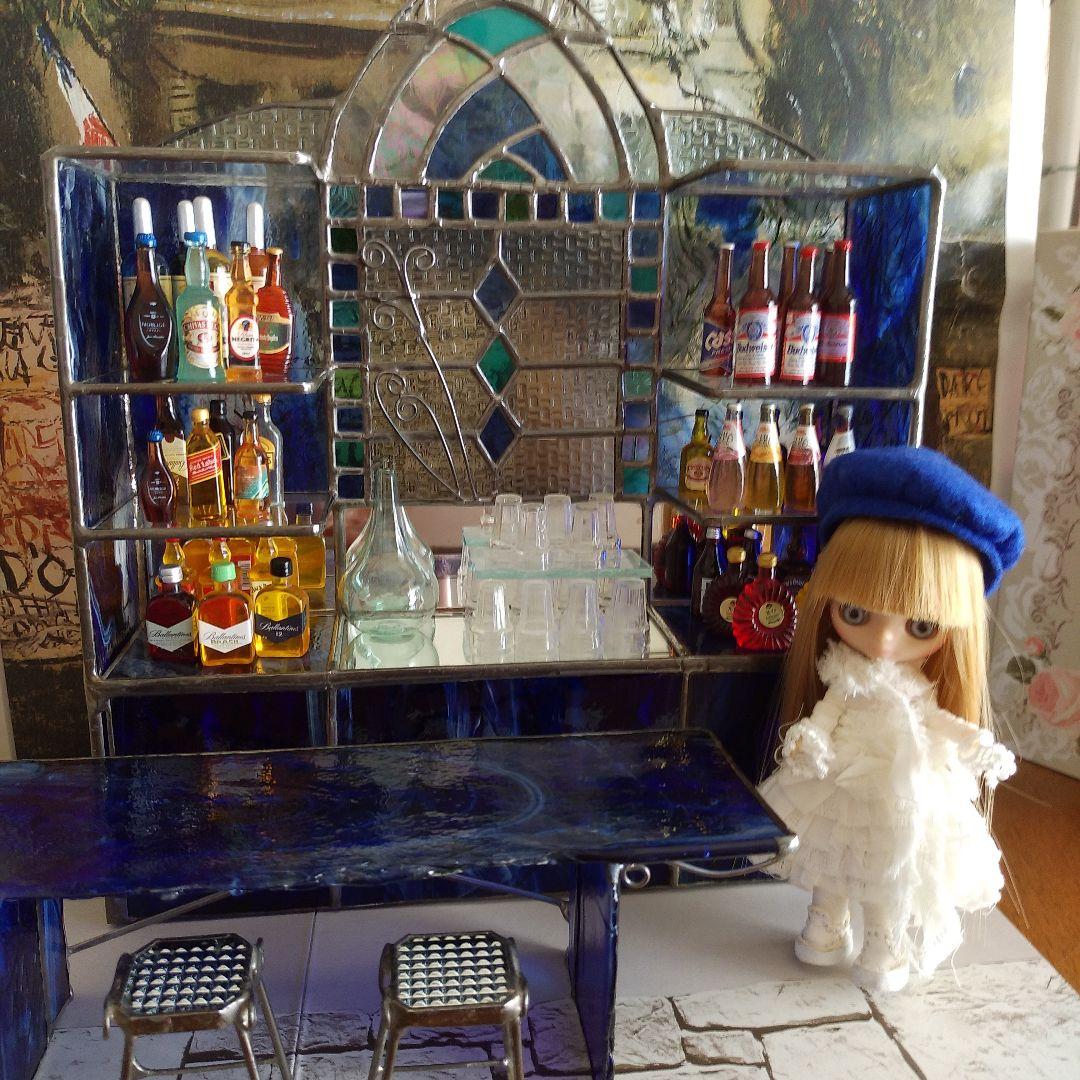 背景、ドールハウス　ミニチュアレトロバー