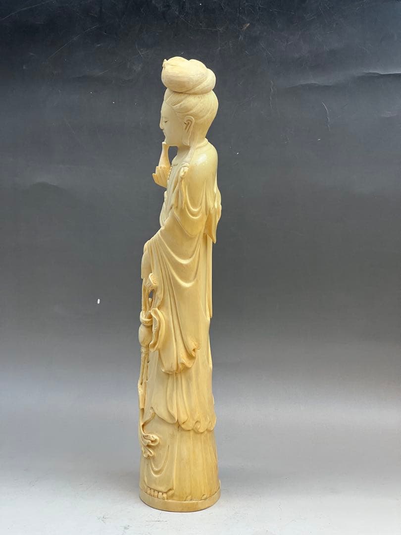 ［美品］女像 極上白象　1100g置物　送料込み