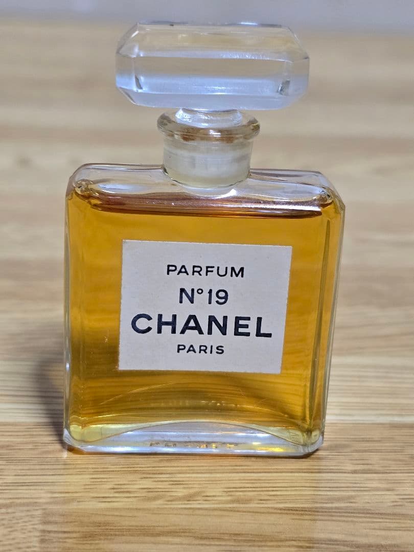 409 CHANEL N°19 PARFUM 14ml - メルカリ