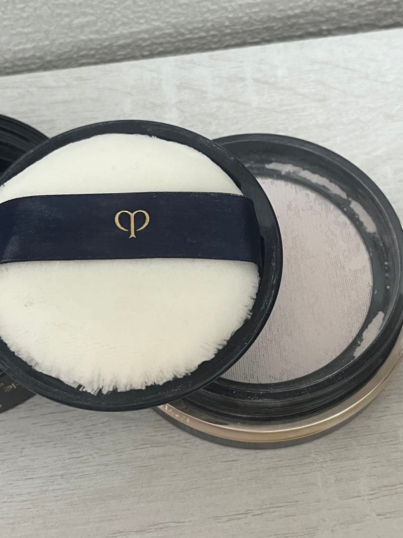 クレ・ド・ポーボーテ　フェイスパウダー