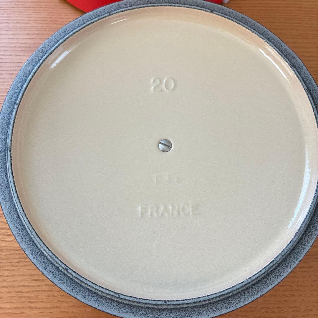 新品☆ル・クルーゼ 鍋 シグニチャー ココット・ロンド 20cm チェリーレッド