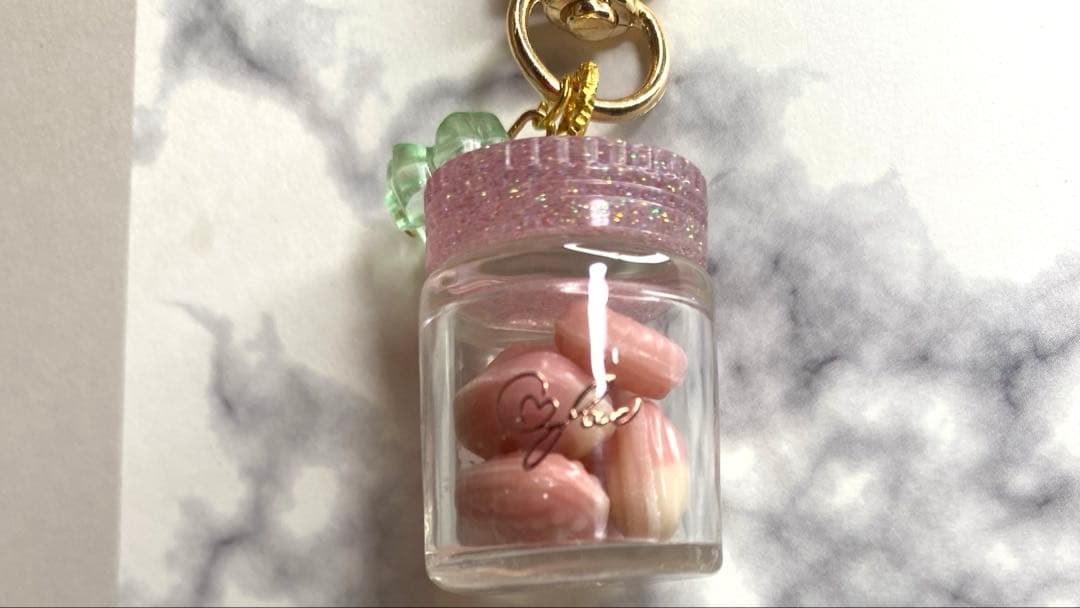 Amu様専用ページ（いちごミルクキャディポットのキーホルダー） - メルカリ