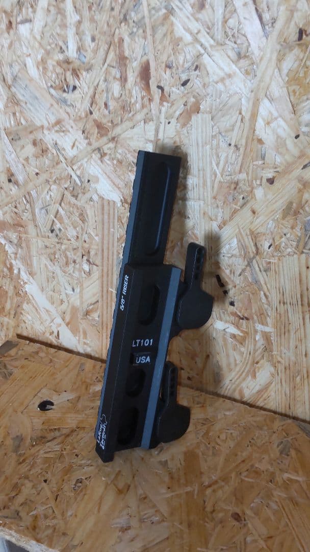 【新品、未使用品】LaRue Tactical マウントレール 5/8\"ライザー