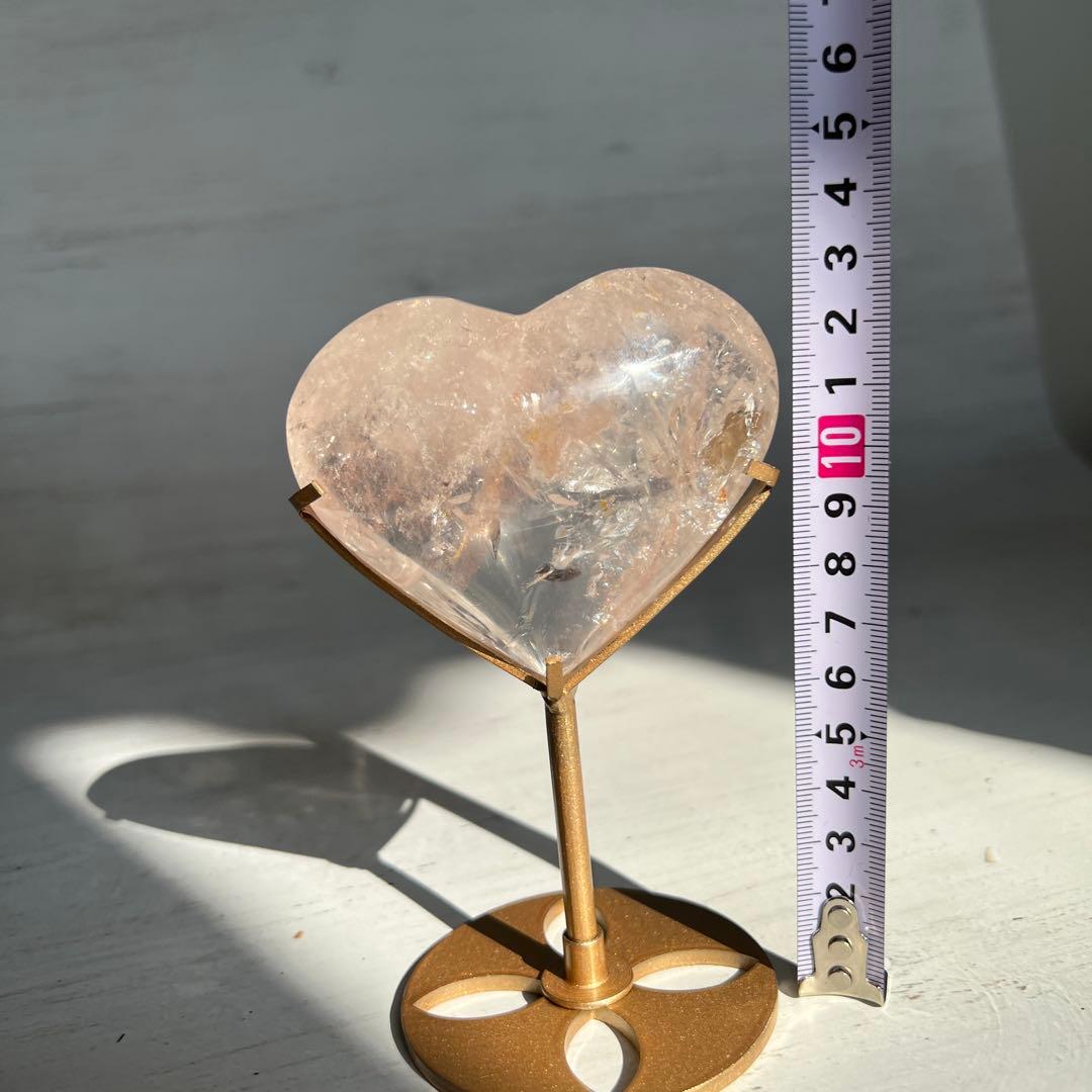 天然石　ピンクアクォーツ　ぷっくりハート　台座付き