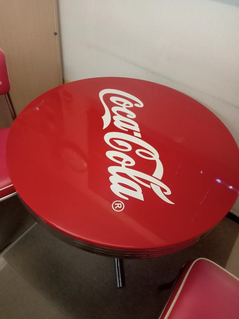 Coca-Cola ロゴ入り　テーブルのみ