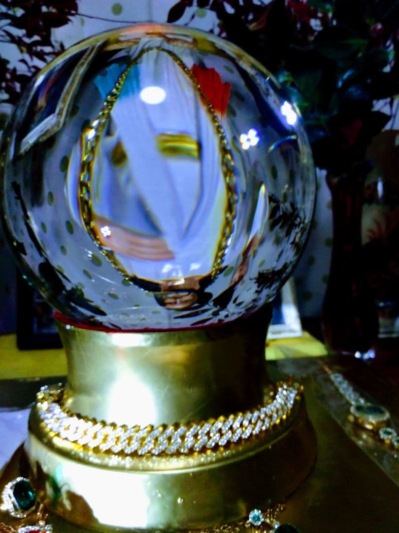 我が家の宝物.巨大.水晶玉の置物.直径20センチ位