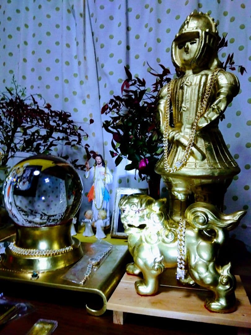 我が家の宝物.巨大.水晶玉の置物.直径20センチ位