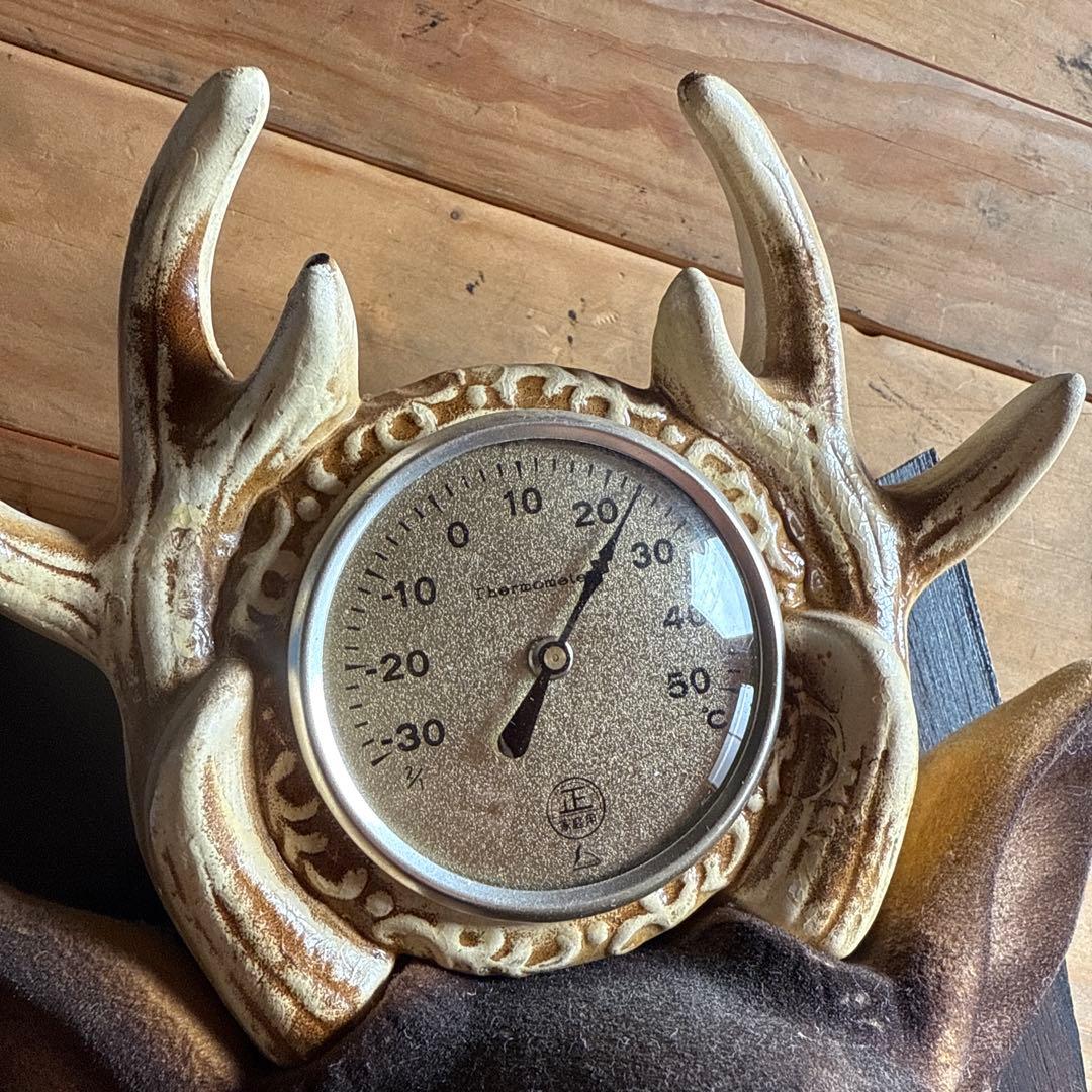 昭和レトロ 鹿の壁掛け温度計 インテリア雑貨 - メルカリ