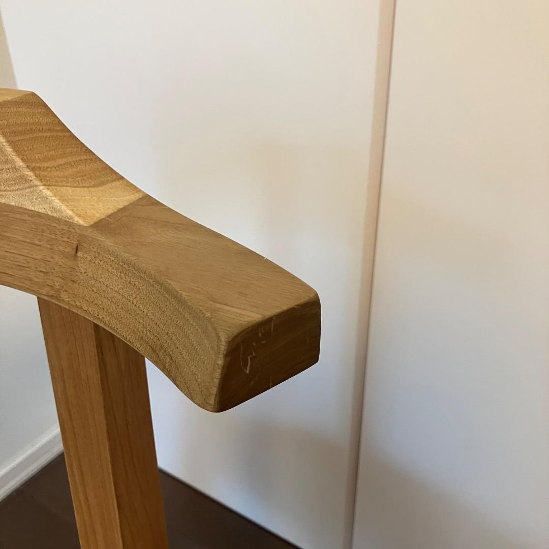 Akiチェア　国産　主材：天然杢くるみ材塗装