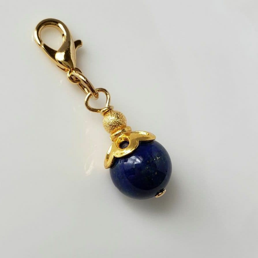 売却済み　277　ラピスラズリ　ドングリみたいな開運チャーム