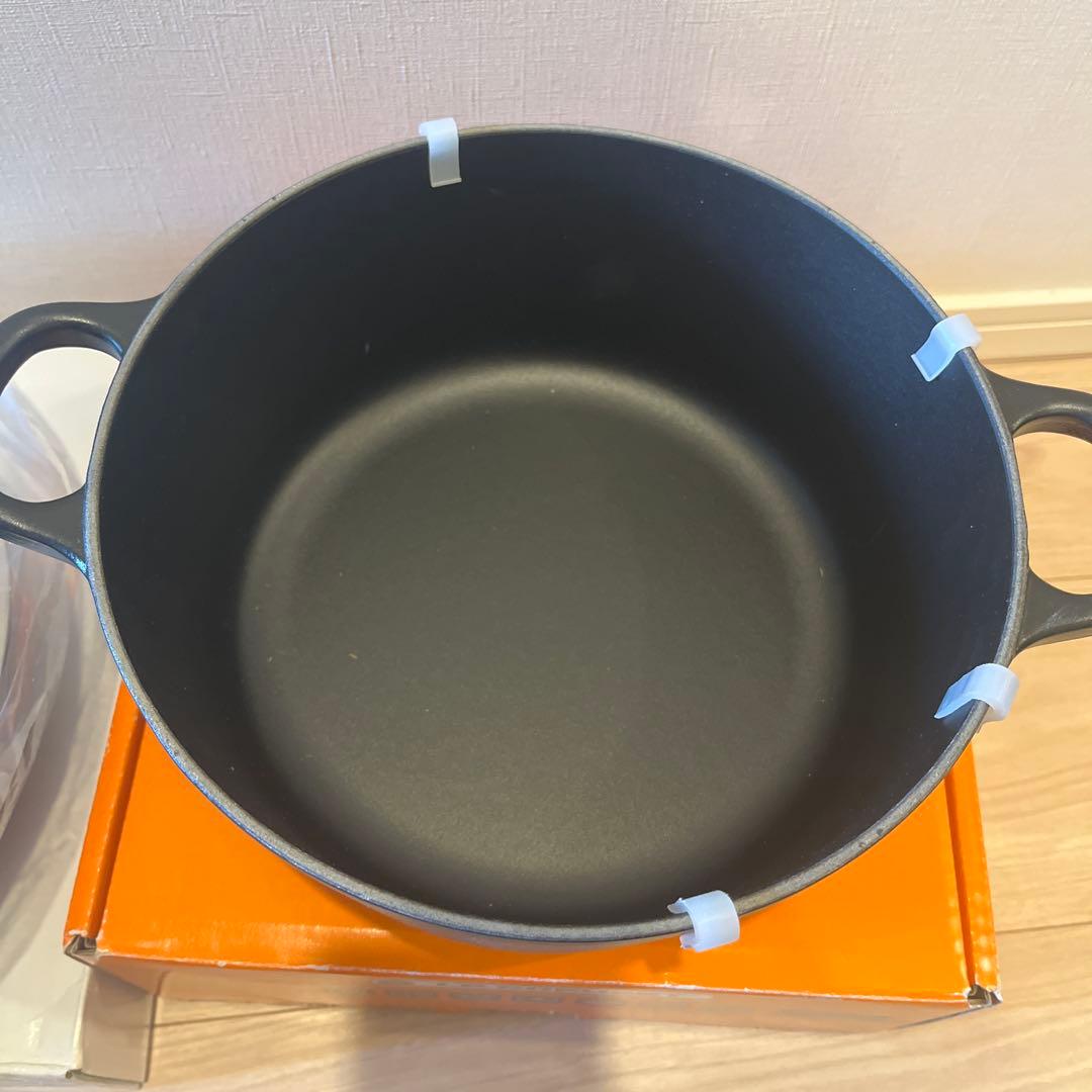 《未使用品》ル・クルーゼ ココット・ロンド 22cm、スチーマーセット