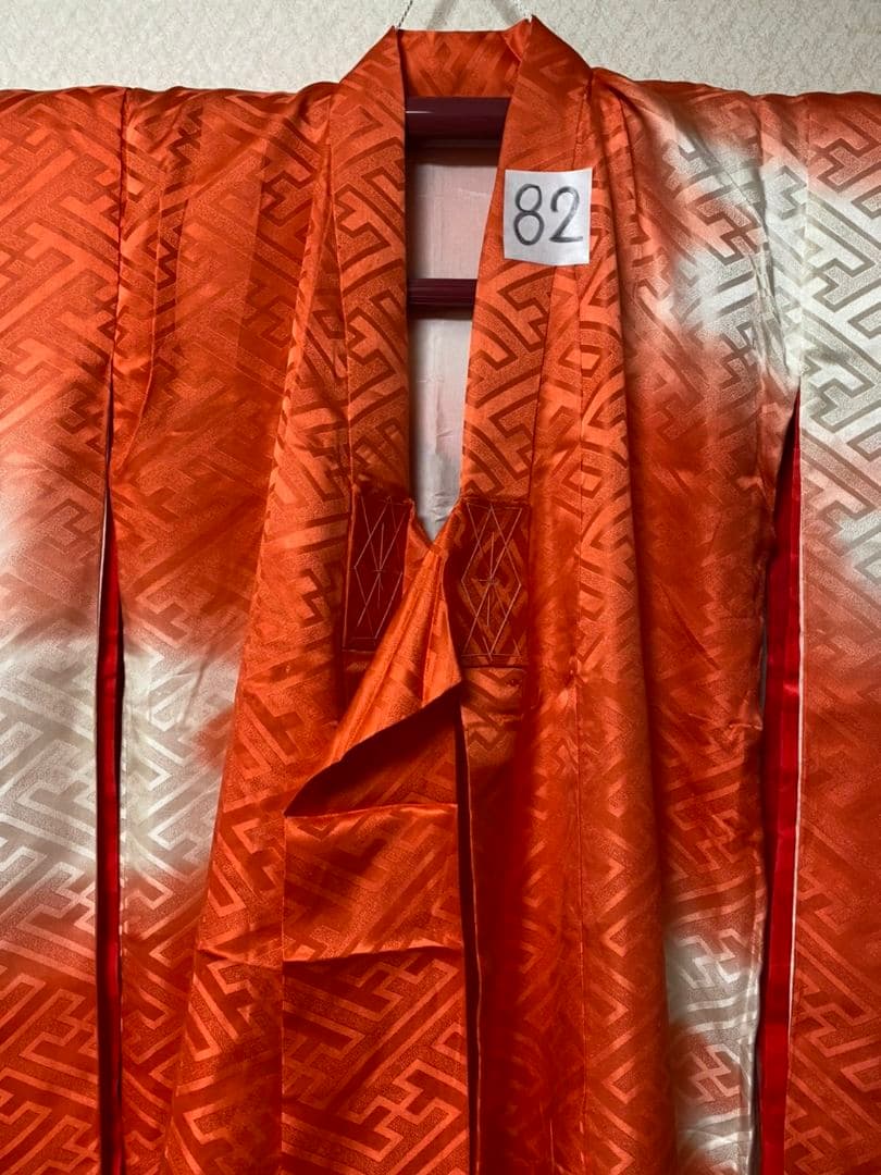 No.82豪華金糸刺繍正絹七五三子供着物着丈95センチ裄丈45.5センチ