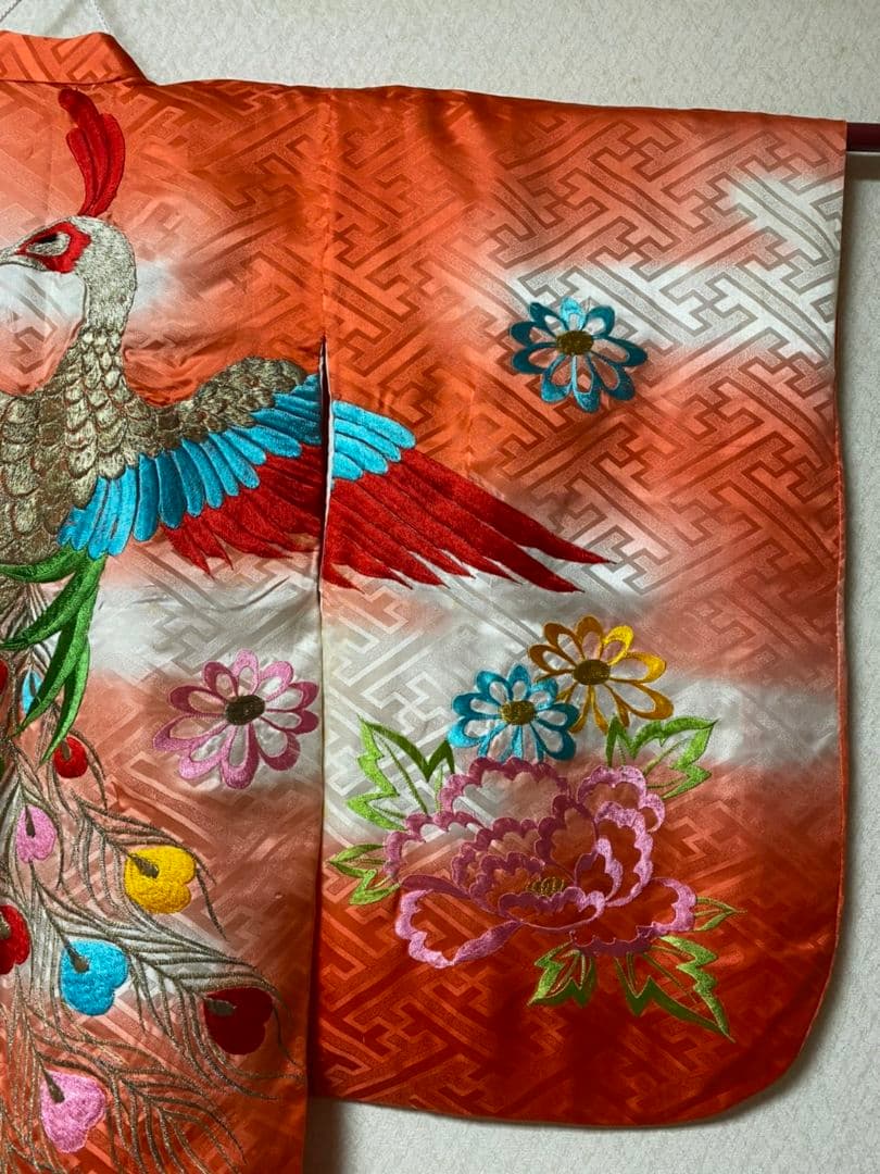 No.82豪華金糸刺繍正絹七五三子供着物着丈95センチ裄丈45.5センチ