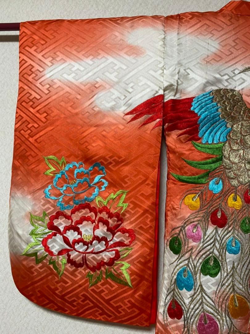 No.82豪華金糸刺繍正絹七五三子供着物着丈95センチ裄丈45.5センチ