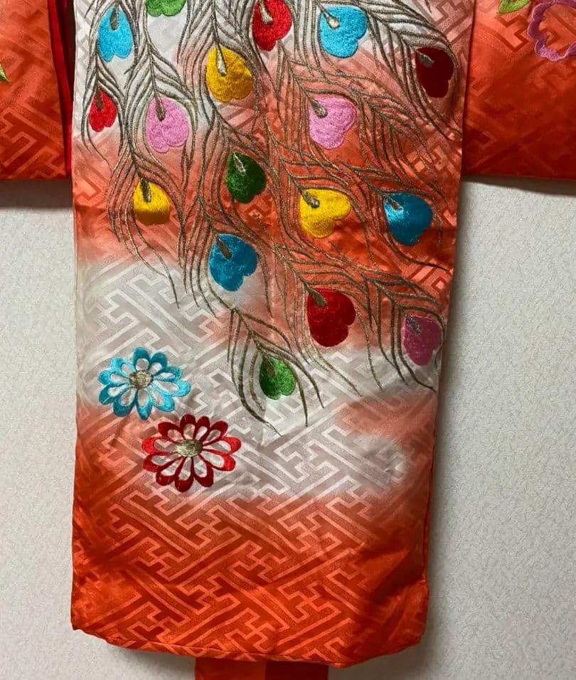 No.82豪華金糸刺繍正絹七五三子供着物着丈95センチ裄丈45.5センチ