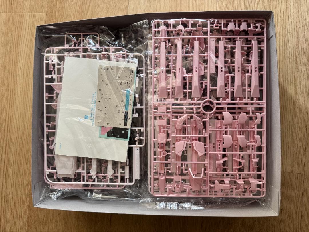 AKIRA様専用 MG 1/100 RX-93 νガンダム 朝焼けピンク 朝霞粉 - メルカリ