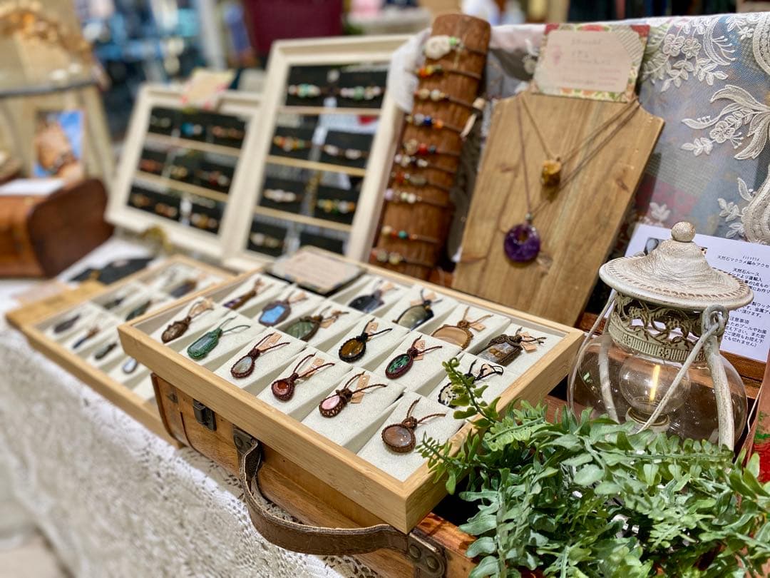 ジーニアス＊フローライト天然石マクラメネックレス/日々のお守りアクセサリー