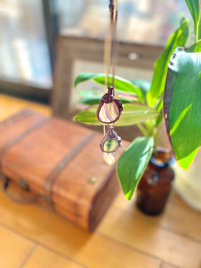 ジーニアス＊フローライト天然石マクラメネックレス/日々のお守りアクセサリー