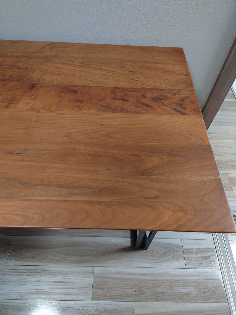 オーキタ家具　木製　ダイニングテーブ　ウォルナット　１枚板　ブラウン