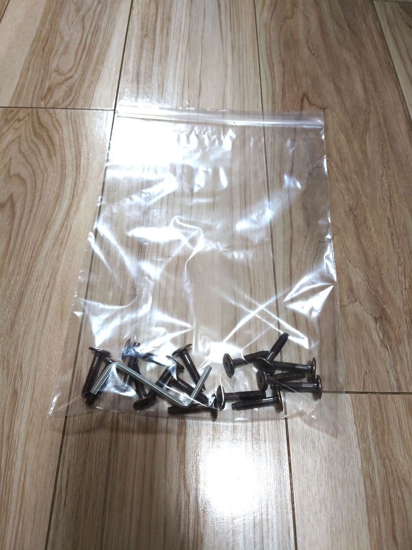 オーキタ家具　木製　ダイニングテーブ　ウォルナット　１枚板　ブラウン