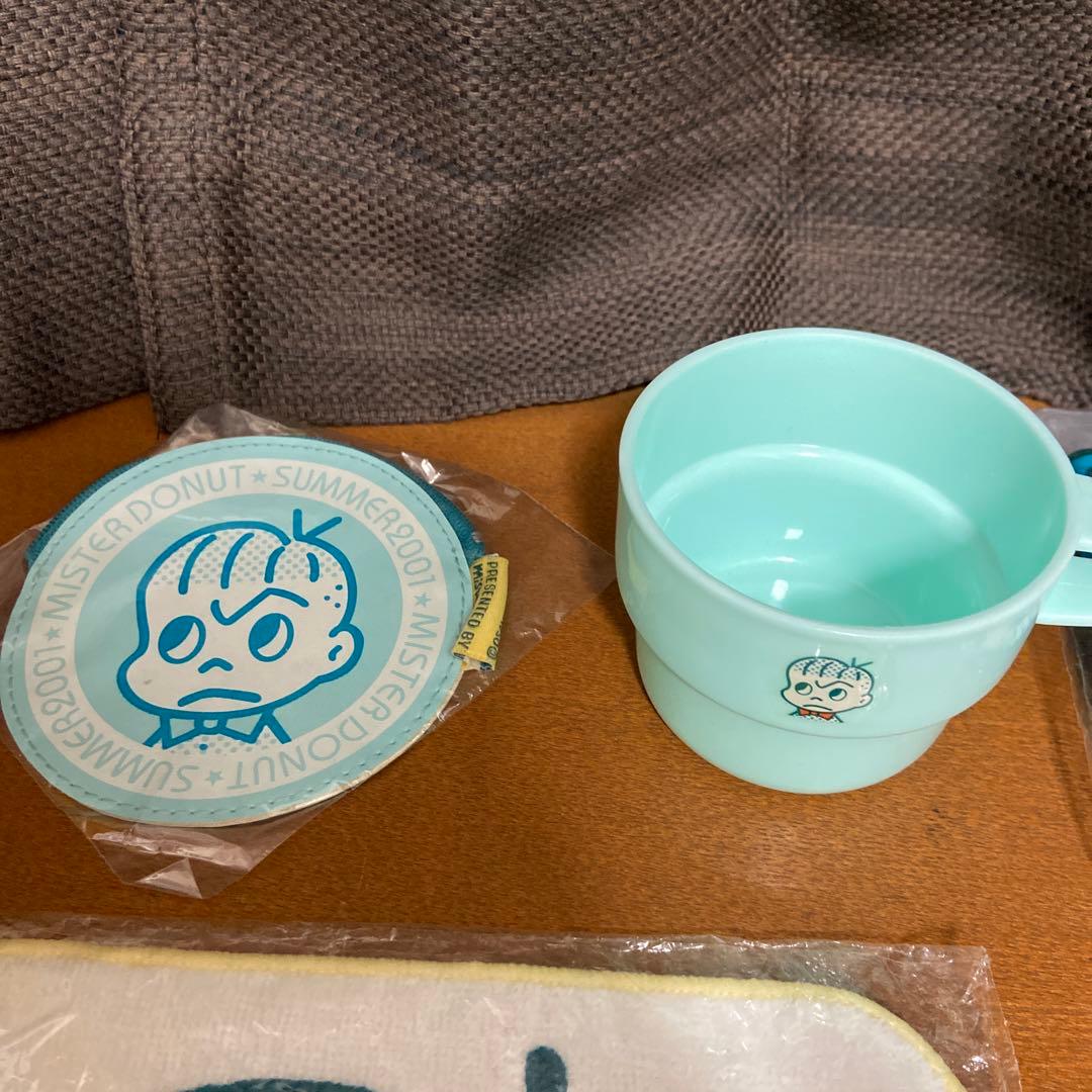 ミスタードーナツ オサムグッズ ランチボックス&ドリンクボトル＋小物5