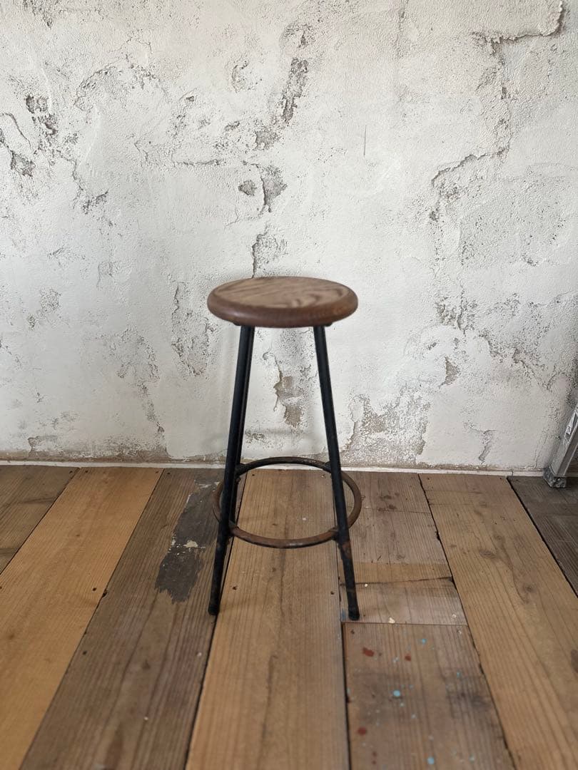 オーク無垢材 × スチール脚｜リメイク丸椅子｜ヴィンテージ風・北欧インテリア