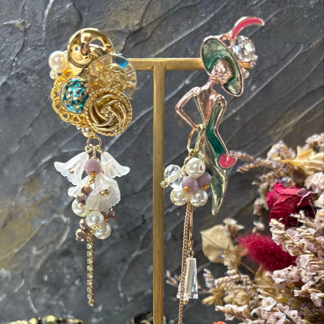 150 ブローチシリーズ貴婦人　ハンドメイドアクセサリー　ピアスorイヤリング