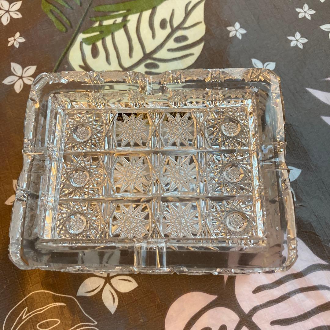 ボヘミアングラスの灰皿等小物入れ