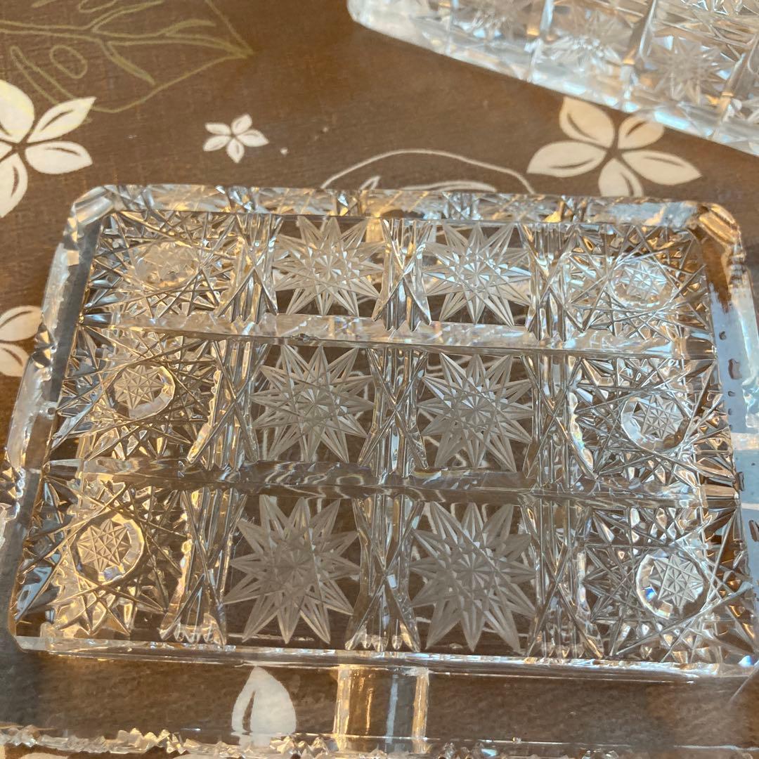 ボヘミアングラスの灰皿等小物入れ