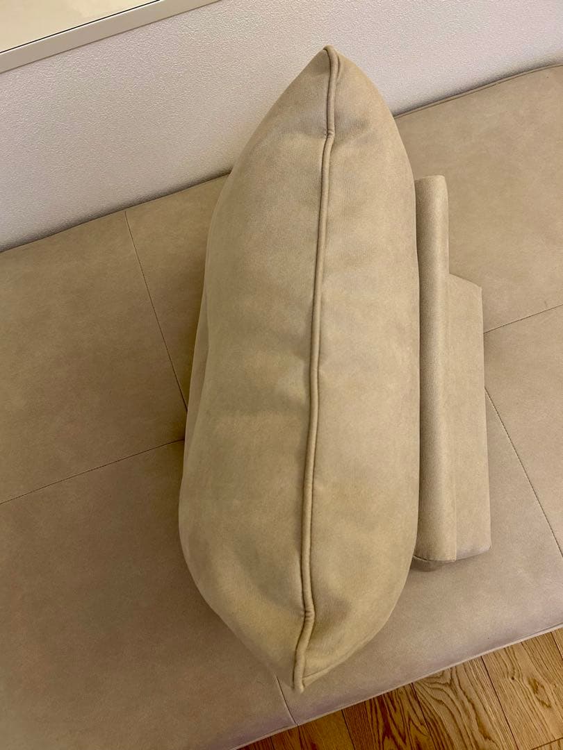 ほぼ新品 アルフレード 置き型クッション 背クッション ソファ プラチナグレー