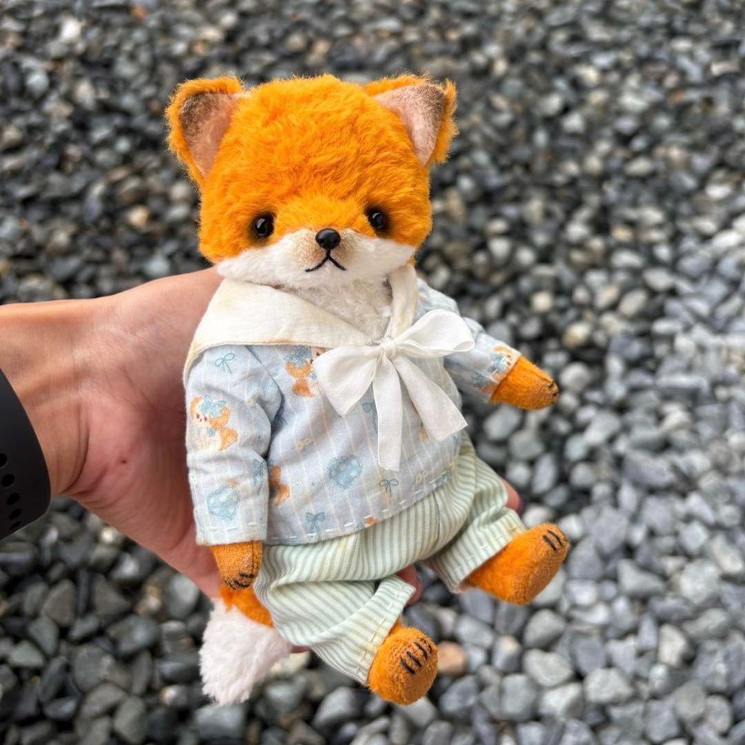 愛おしいキツネさん アーティストベア 海外作家様 ハンドメイド ぬいぐるみ 狐
