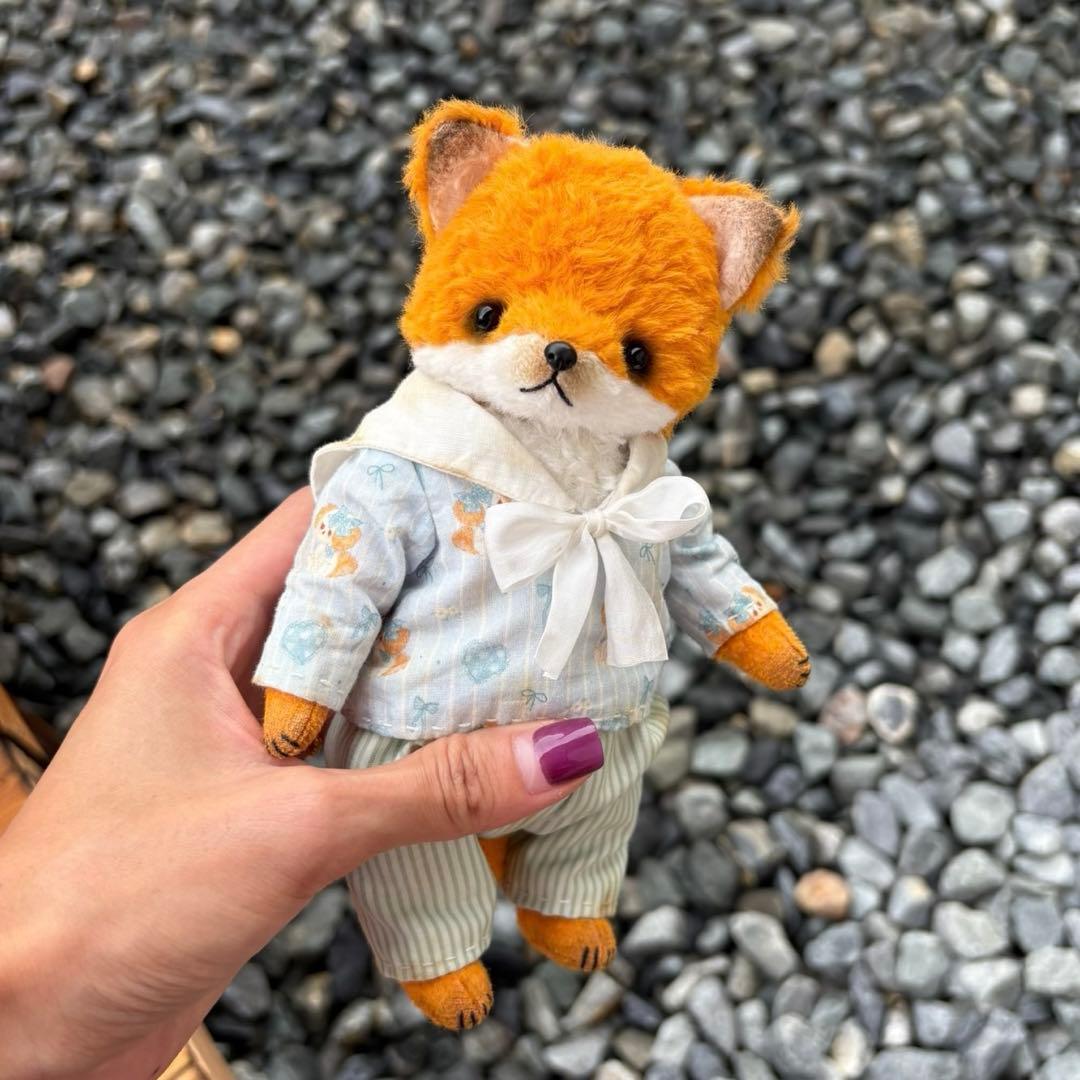 愛おしいキツネさん アーティストベア 海外作家様 ハンドメイド ぬいぐるみ 狐