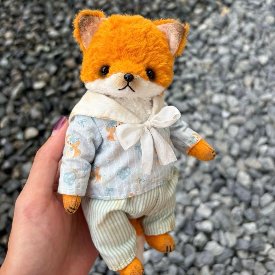 愛おしいキツネさん アーティストベア 海外作家様 ハンドメイド ぬいぐるみ 狐