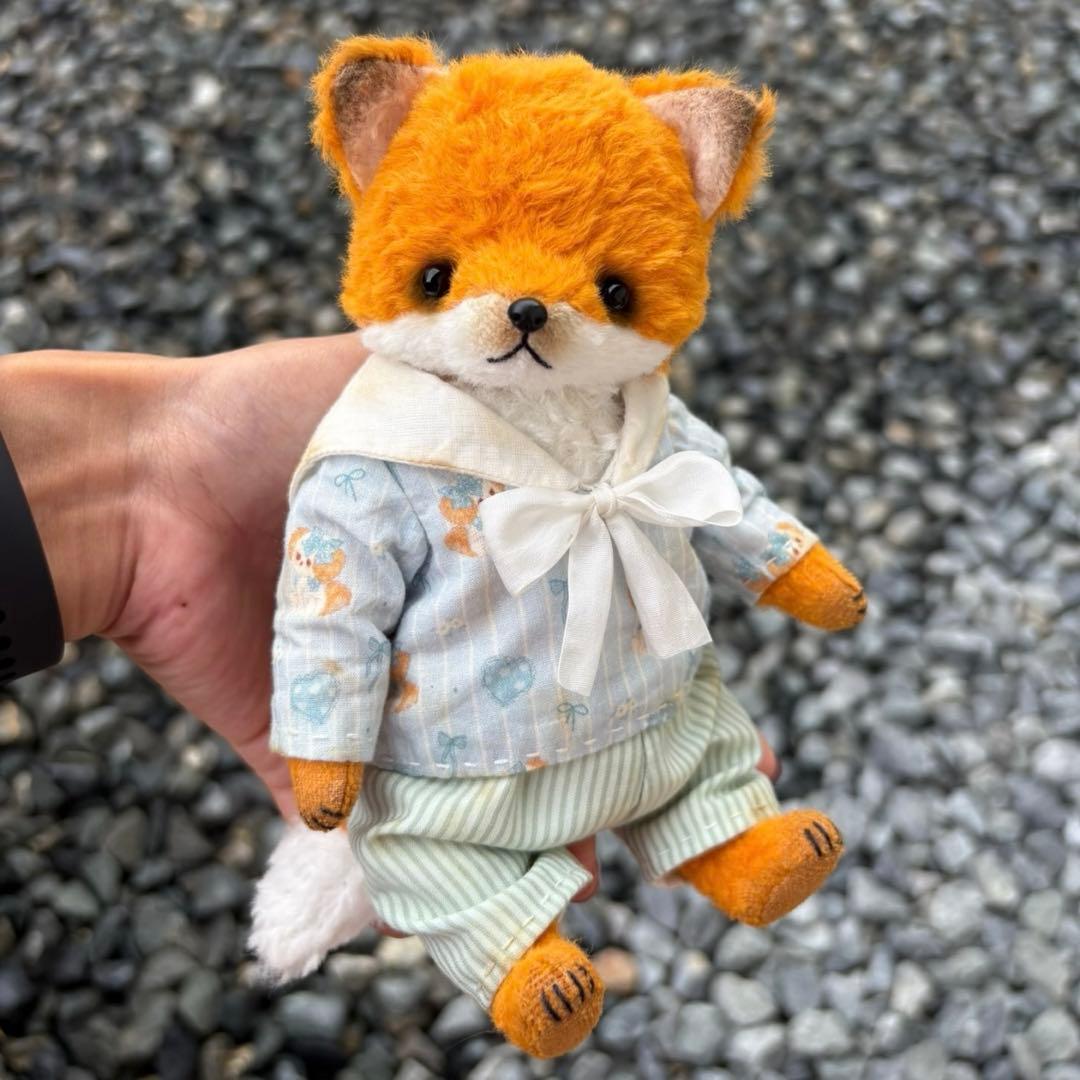 愛おしいキツネさん アーティストベア 海外作家様 ハンドメイド ぬいぐるみ 狐