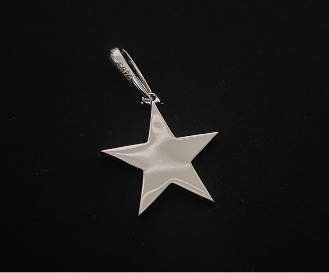 シルバー925刻印あり　手作り　スターデザイン　ダイヤ付き　ペンダントトップ