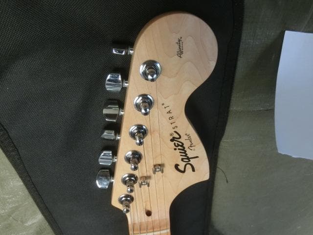 178：Squier Stratocaster ジャンク