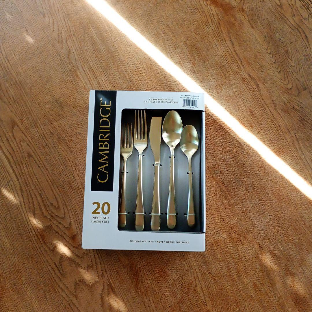 ケンブリッジ　カトラリー　５本✕４人分　合計20本　シャンパンサテン　新品未使用