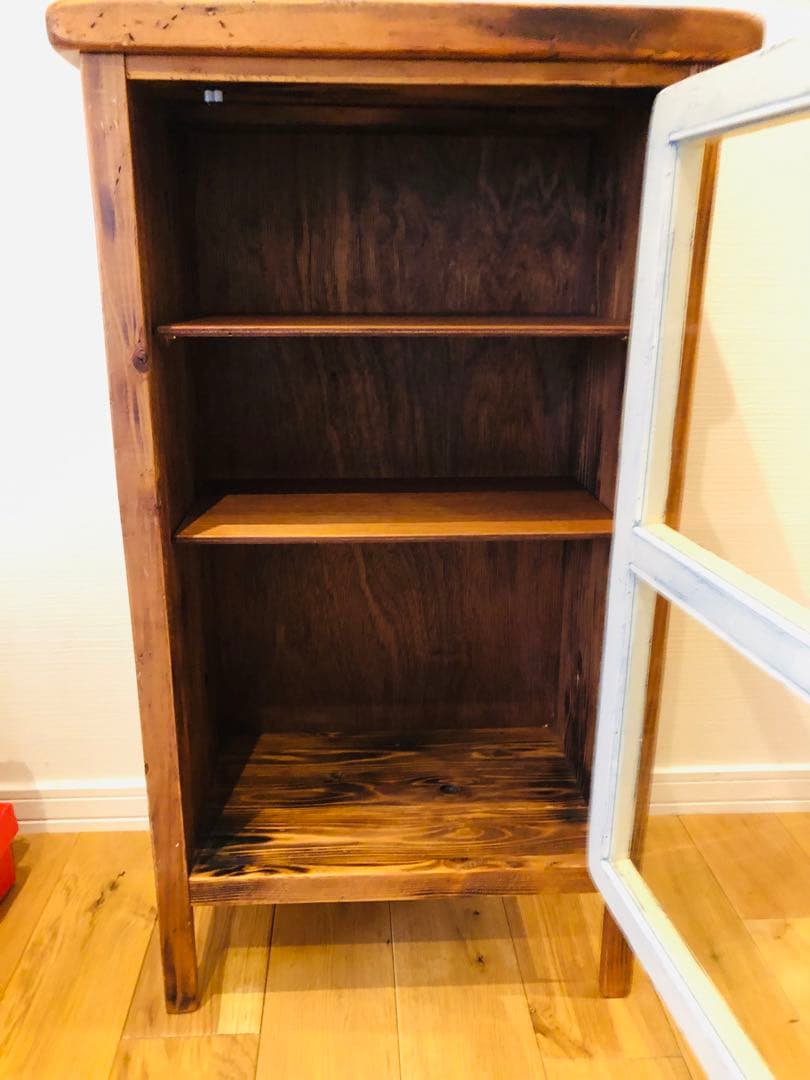 アンティーク　カップボード　ビンテージ　木製ガラス扉ラック 中型　高さ100