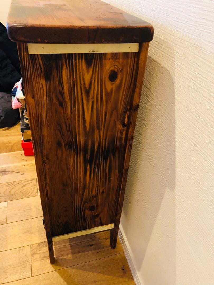 アンティーク　カップボード　ビンテージ　木製ガラス扉ラック 中型　高さ100