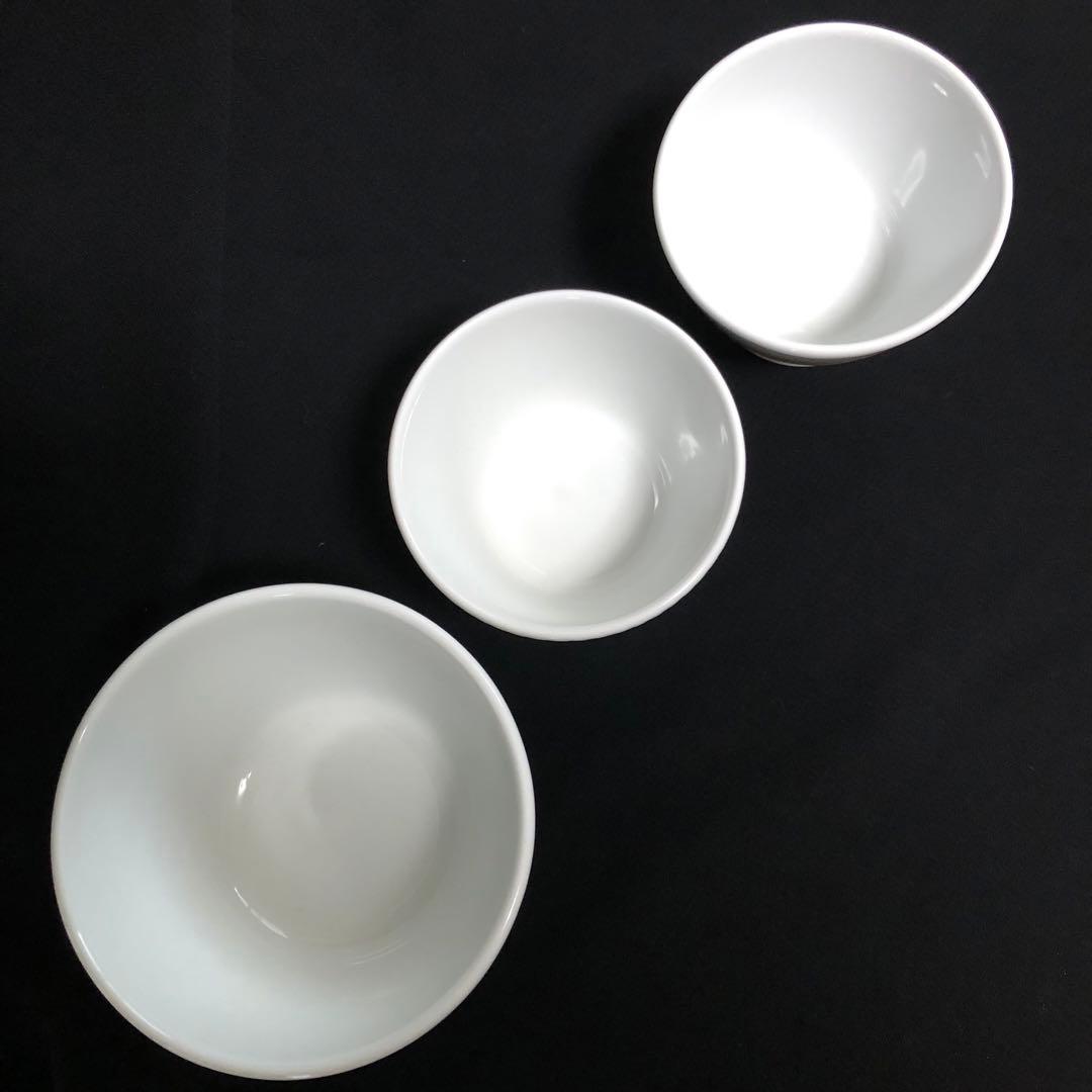 未使用　深川製磁　中、小鉢　茶碗　3点セット　トナカイ