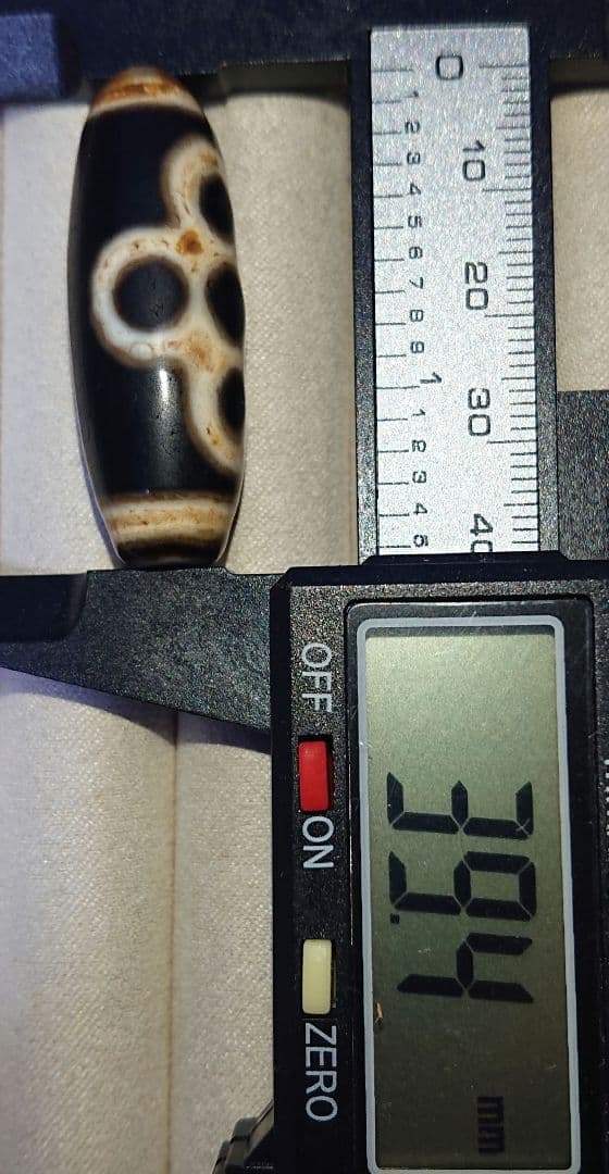 老天珠 品名:超極希少 老礦石 閃電五眼天珠