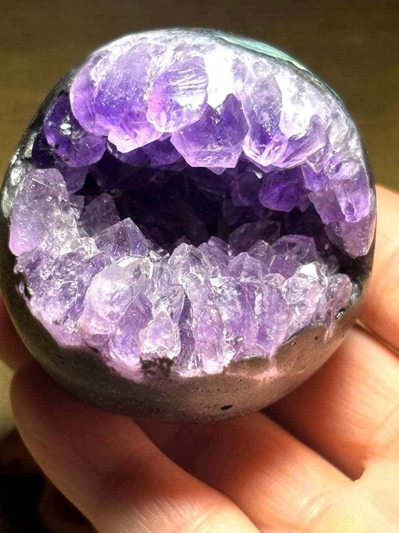 ウルグアイ産　アメジスト　笑口　スフィア　置物縦53.4×横52.3㎜（新品）