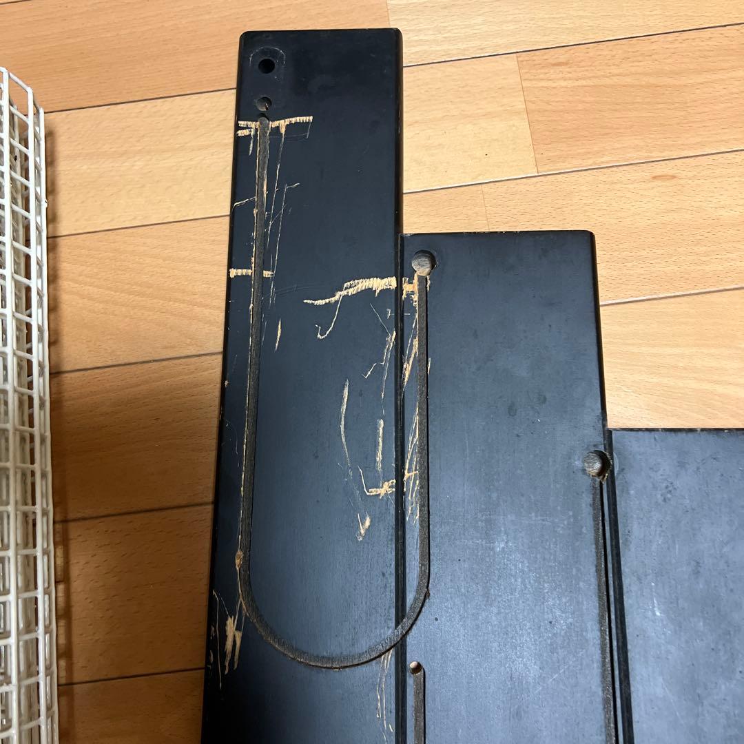 カリモク　マガジンラック　3段