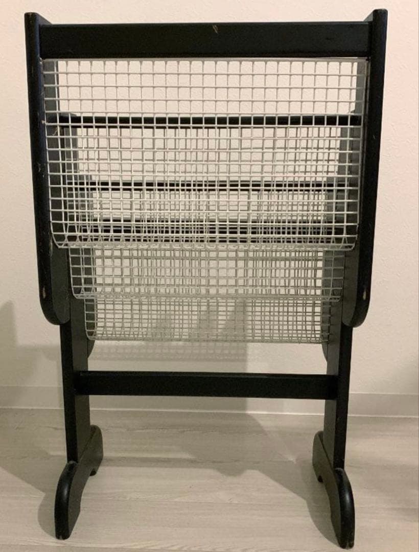 カリモク　マガジンラック　3段