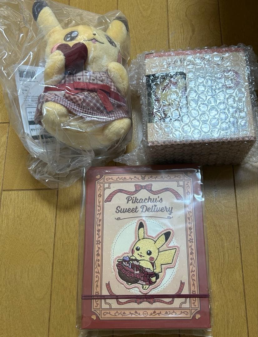 ポケモンセンター限定Pikachu's Sweet Delivery まとめ売り - メルカリ