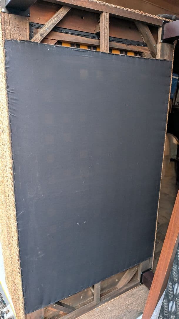 ①【写真右側】KAJA FARGO/オミソファ 3人がけ