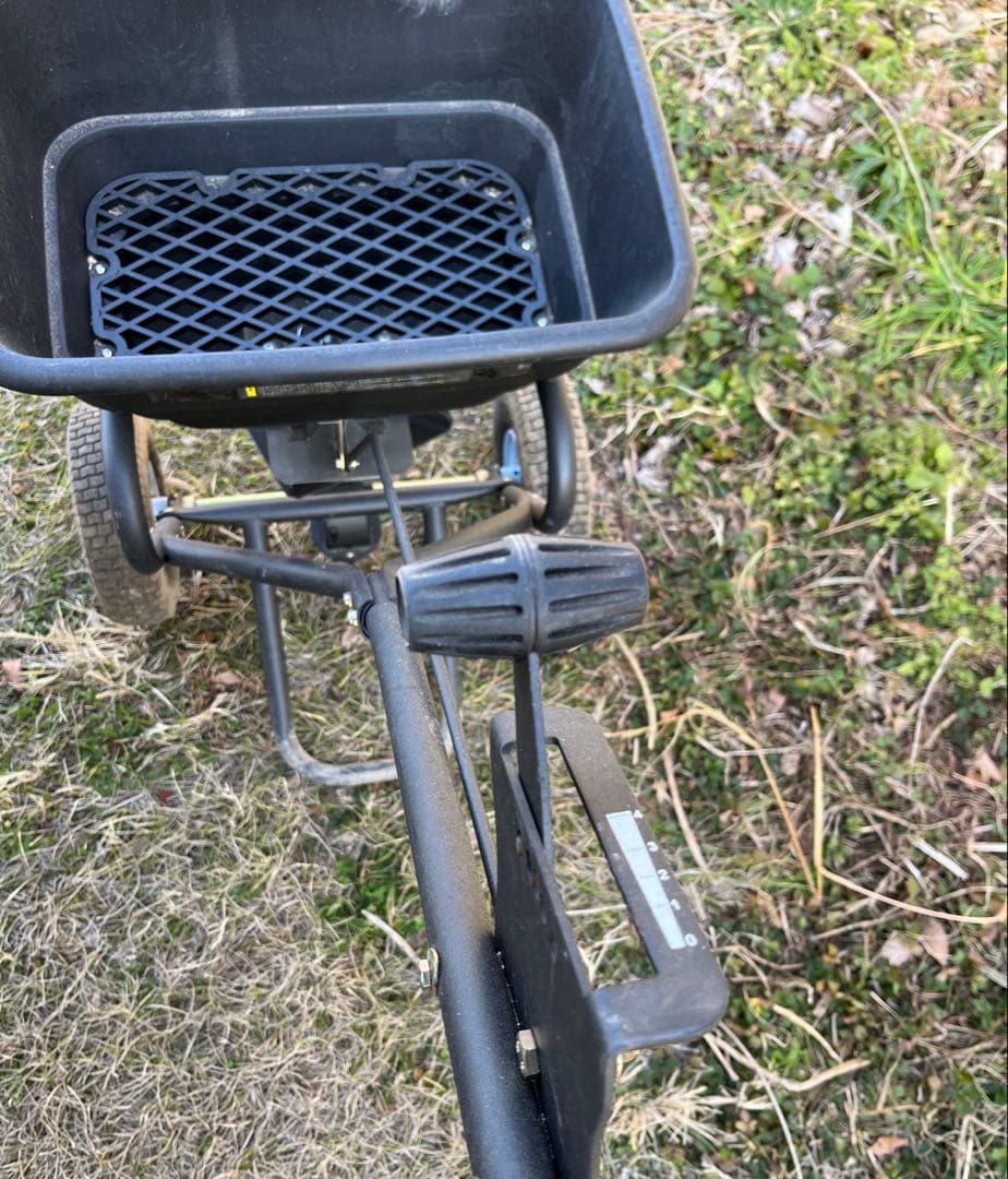 肥料散布機　ミナト電機工業